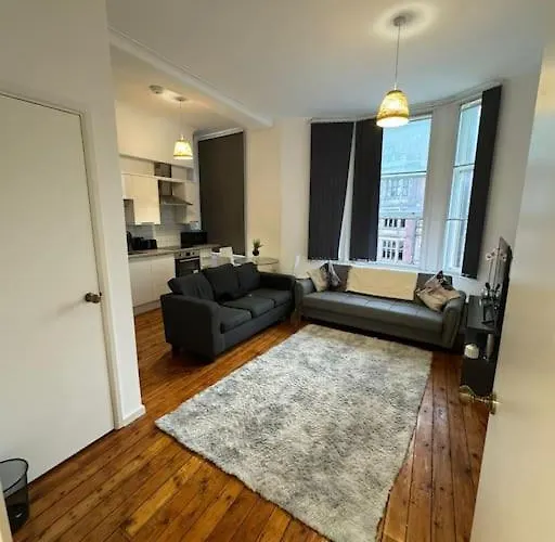 Sleep 6 -Sheffield-George Street Gs202